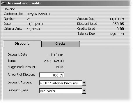 In the Amount of Discount box, QuickBooks automatically fills in the suggested discount. You can type a different discount, for instance, when the customer paid only part of the invoice early.The Invoice section at the top of the dialog box shows the amount due on the invoice and the balance due after applying the early payment discount you chose. If the customer has already paid the invoice in full, the early payment discount becomes a credit for the next invoice.