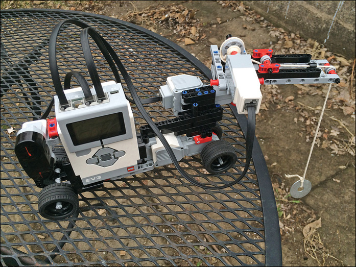 4. Project: Remote-Controlled Crane - Hacking Your LEGO® EV3 Kit [Book]