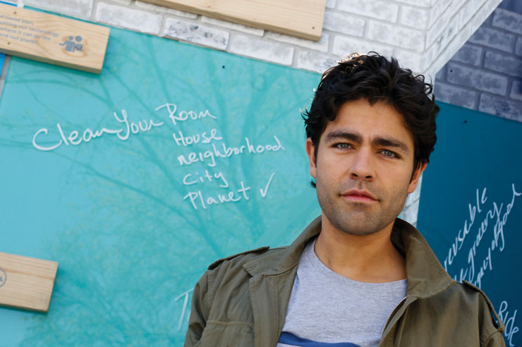 Photo of Adrian Grenier.