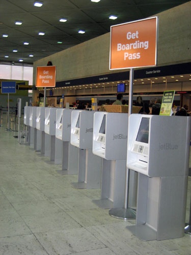 Antenna Design's award-winning self-service check-in kiosk for JetBlue Airlines. Courtesy JetBlue and Antenna Design.