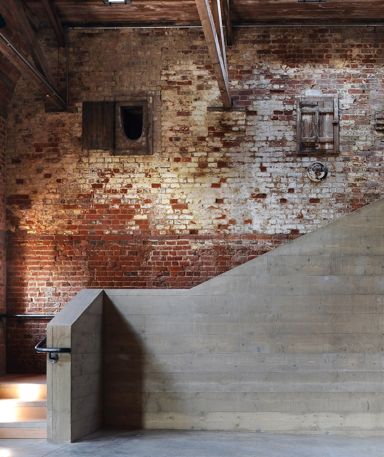 Figure 0.00 Staircase inserted at the Snape Maltings concert venue