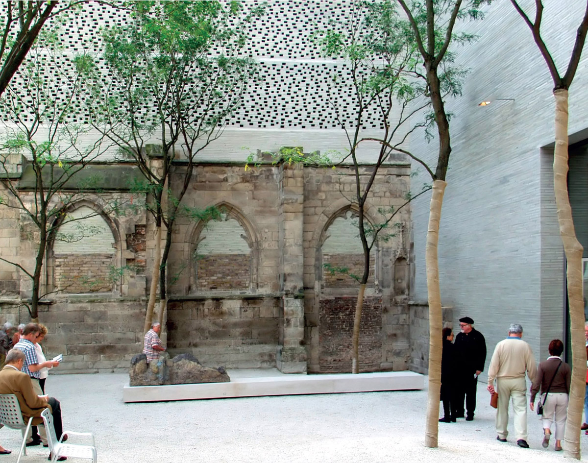 Figure 1.4 Courtyard of the Kolumba Museum, Cologne by Peter Zumthor. The new elements are designed to complete the building and thus they indicate the extent of the mass of the original.