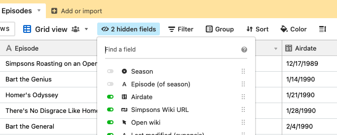 The order of the fields in the “Hide fields” drop-down menu, except the primary field, is the same as whichever Grid view you are working on.